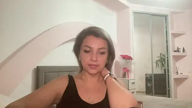 Snapshot of Beautysoul_ chatting on 10/07/25, 04:48 Beautysoul online show from 10/07/25, 04:48