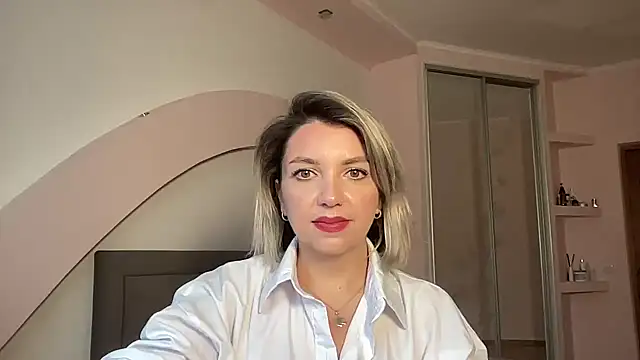 Snapshot of Beautysoul_ chatting on 11/08/25, 10:59 Beautysoul online show from 11/08/25, 10:59