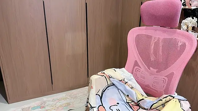 Lilium-520 online show from 12/22/25, 12:13