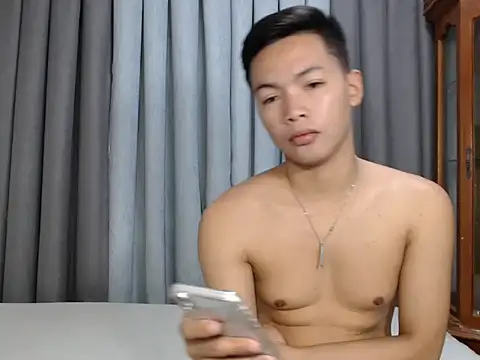 hot emman online show from 10/31/25, 12:55