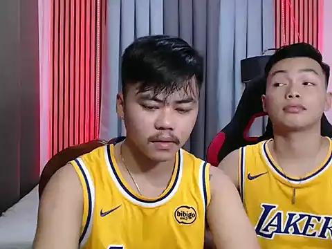 hot emman online show from 11/24/25, 06:46