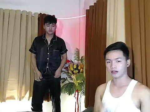 hot emman online show from 02/23/26, 12:09