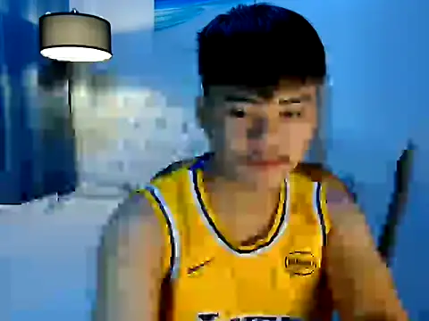 hot emman online show from 03/25/26, 12:05