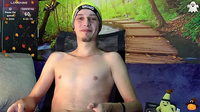 Snapshot of AxelMassimo chatting on 10/30/25, 03:52 AxelMassimo online show from 10/30/25, 03:52