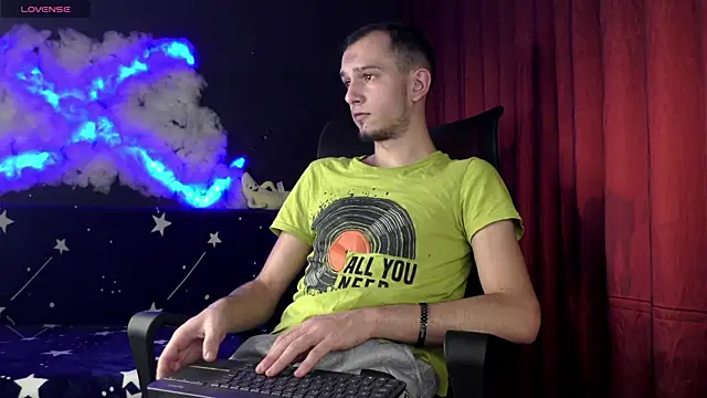 Snapshot of AxelMassimo chatting on 12/04/25, 04:00 AxelMassimo online show from 12/04/25, 04:00