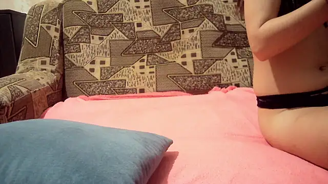 Snapshot of kiss_lovely_ chatting on 02/18/26, 06:48 kiss lovely online show from 02/18/26, 06:48