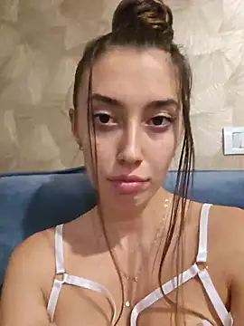 Snapshot of Virgin_Pussy_Horny chatting on 10/16/25, 04:30 Virgin Pussy Horny online show from 10/16/25, 04:30