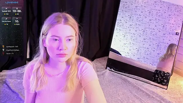 Snapshot of Lillie_Berry chatting on 11/16/25, 04:29 Lillie Berry online show from 11/16/25, 04:29