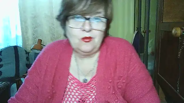 Snapshot of VeronicaGold511 chatting on 10/17/25, 07:44 VeronicaGold511 online show from 10/17/25, 07:44