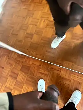 Snapshot of Jacareeeeee chatting on 10/08/25, 02:36 Jacareeeeee online show from 10/08/25, 02:36