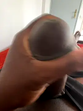 Snapshot of Jacareeeeee chatting on 10/15/25, 12:16 Jacareeeeee online show from 10/15/25, 12:16