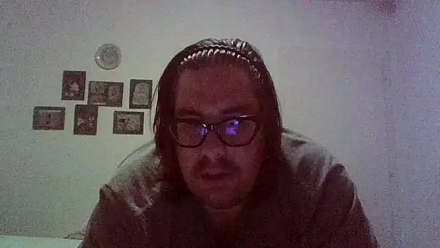 Snapshot of chubbyDavid1998 chatting on 05/13/26, 05:43 chubbyDavid1998 online show from 05/13/26, 05:43