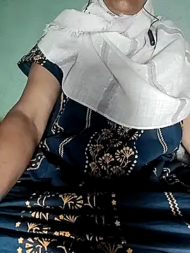 Snapshot of Hotty-Monaa chatting on 11/20/25, 04:51 Hotty-Monaa online show from 11/20/25, 04:51