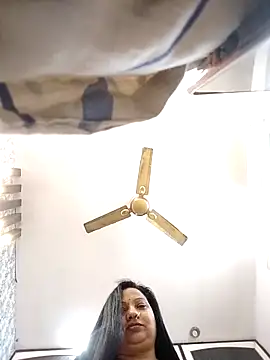 Snapshot of Cute-Janvi20 chatting on 11/13/25, 06:18 Cute-Janvi20 online show from 11/13/25, 06:18