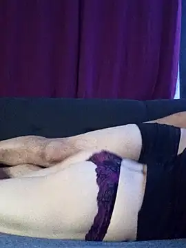 Snapshot of _Little_Sweatie_ chatting on 11/30/25, 04:27 Little Sweatie online show from 11/30/25, 04:27