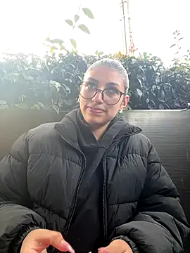 Snapshot of AriaBliss- chatting on 10/10/25, 09:36 AriaBliss- online show from 10/10/25, 09:36