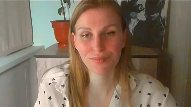 Snapshot of JuliaMuuun chatting on 03/30/26, 08:10 JuliaMuuun online show from 03/30/26, 08:10