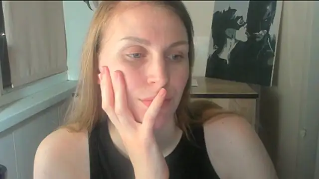 Snapshot of JuliaMuuun chatting on 04/14/26, 09:21 JuliaMuuun online show from 04/14/26, 09:21