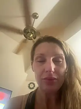 Snapshot of BaddieBossXX2 chatting on 07/18/26, 03:05 BaddieBossXX2 online show from 07/18/26, 03:05