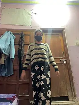 Snapshot of Sandhya_77 chatting on 01/17/26, 06:18 Sandhya 77 online show from 01/17/26, 06:18