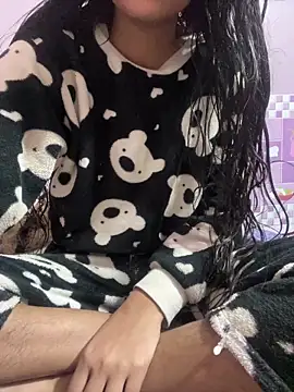 Snapshot of Sandhya_77 chatting on 02/14/26, 05:48 Sandhya 77 online show from 02/14/26, 05:48