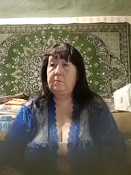 Snapshot of CrystalLime6411 chatting on 11/19/25, 04:07 CrystalLime6411 online show from 11/19/25, 04:07