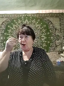 Snapshot of CrystalLime6411 chatting on 11/24/25, 11:43 CrystalLime6411 online show from 11/24/25, 11:43