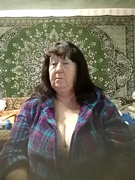 Snapshot of CrystalLime6411 chatting on 11/26/25, 02:51 CrystalLime6411 online show from 11/26/25, 02:51