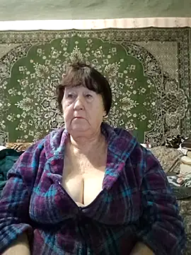 Snapshot of CrystalLime6411 chatting on 12/01/25, 12:10 CrystalLime6411 online show from 12/01/25, 12:10