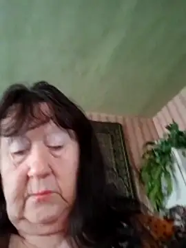 Snapshot of CrystalLime6411 chatting on 12/03/25, 08:34 CrystalLime6411 online show from 12/03/25, 08:34