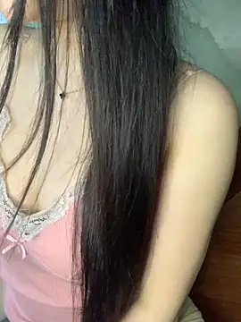 Snapshot of Lyly11 chatting on 11/06/25, 02:01 Lyly11 online show from 11/06/25, 02:01