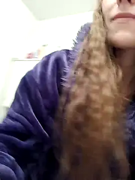 Snapshot of Wonderland97 chatting on 12/18/25, 04:40 Wonderland97 online show from 12/18/25, 04:40