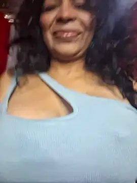 Snapshot of floresblancas chatting on 10/04/25, 12:47 floresblancas online show from 10/04/25, 12:47