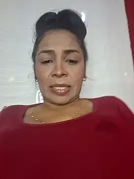 Snapshot of floresblancas chatting on 10/19/25, 11:55 floresblancas online show from 10/19/25, 11:55