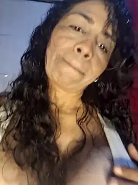 Snapshot of floresblancas chatting on 11/02/25, 11:12 floresblancas online show from 11/02/25, 11:12