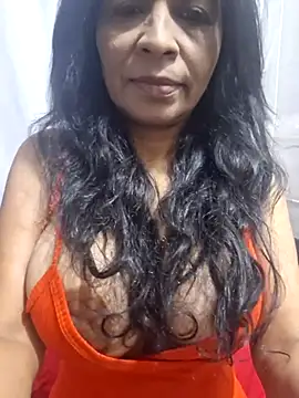 Snapshot of floresblancas chatting on 12/13/25, 08:36 floresblancas online show from 12/13/25, 08:36