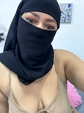 Amyraa  online show from 12/18/25, 12:00