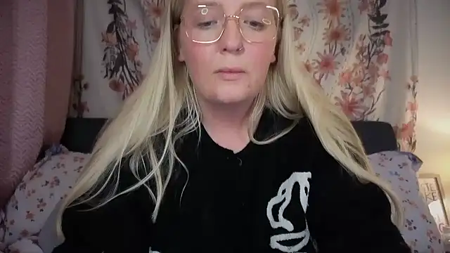 Daisyxoxo  online show from 01/17/26, 09:18