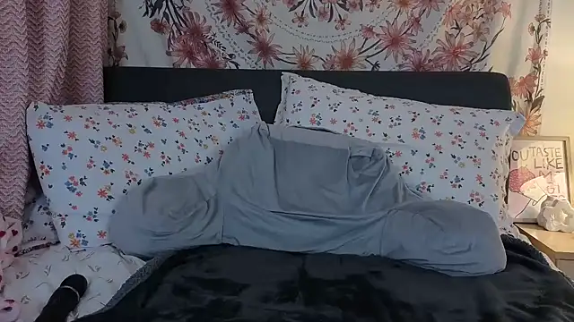 Daisyxoxo  online show from 04/06/26, 08:21