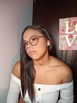 linda698049 online show from 10/16/25, 04:30