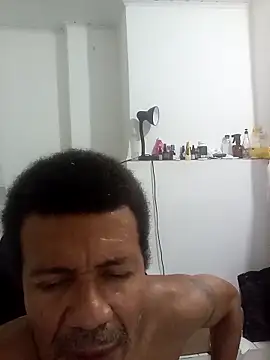 Snapshot of moreno25centimetro chatting on 09/18/25, 01:18 moreno25centimetro online show from 09/18/25, 01:18