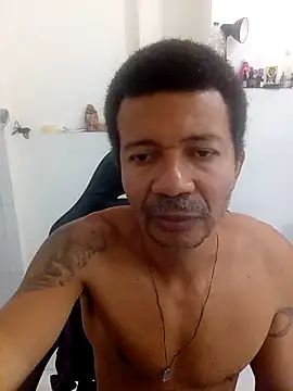 Snapshot of moreno25centimetro chatting on 09/19/25, 01:45 moreno25centimetro online show from 09/19/25, 01:45