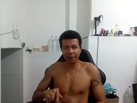 Snapshot of moreno25centimetro chatting on 09/21/25, 12:56 moreno25centimetro online show from 09/21/25, 12:56