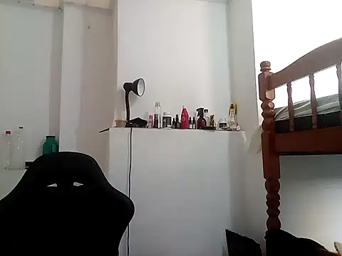 Snapshot of moreno25centimetro chatting on 10/05/25, 10:35 moreno25centimetro online show from 10/05/25, 10:35