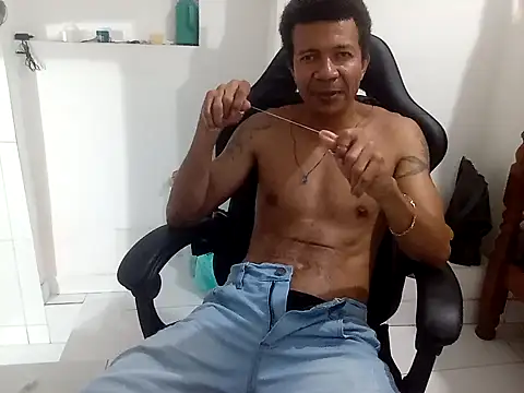 Snapshot of moreno25centimetro chatting on 10/12/25, 07:57 moreno25centimetro online show from 10/12/25, 07:57