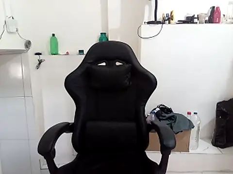 moreno25centimetro online show from 11/12/25, 05:35