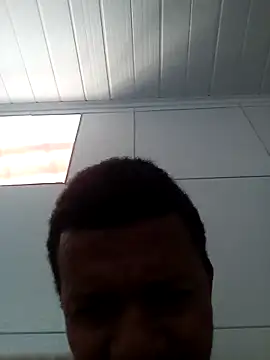 moreno25centimetro online show from 04/15/26, 12:12