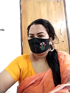 Snapshot of Anamika-38 chatting on 10/17/25, 05:54 Anamika-38 online show from 10/17/25, 05:54