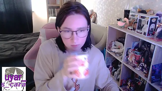 Snapshot of s_cara chatting on 09/22/25, 12:51 s cara online show from 09/22/25, 12:51