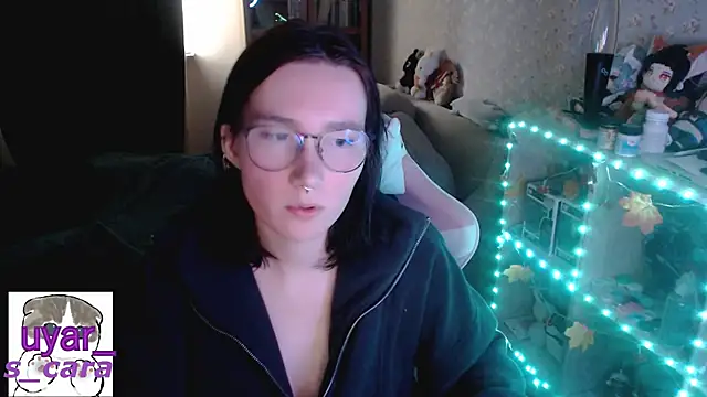 Snapshot of s_cara chatting on 10/12/25, 12:04 s cara online show from 10/12/25, 12:04